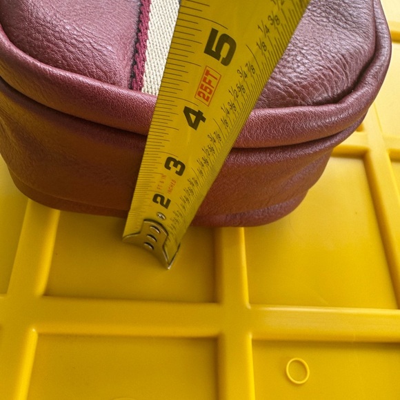 Burgundy Crossbody secure style Bag - Picture 10 of 10